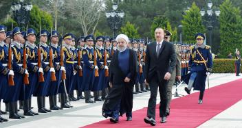 İran Prezidenti Həsən Ruhaninin rəsmi qarşılanma mərasimi olub