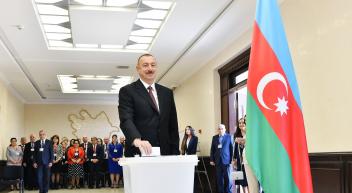 Ilham Aliyev voted at polling station No 6