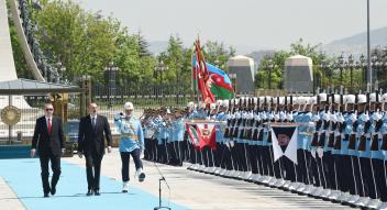 İlham Əliyevin Ankarada rəsmi qarşılanma mərasimi olub