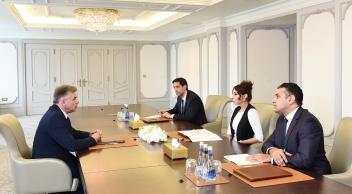 First Vice-President Mehriban Aliyeva met with head of France-Caucasus Friendship Group in the Senate of France