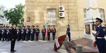 Ilham Aliyev visited monument to Azerbaijan Democratic Republic