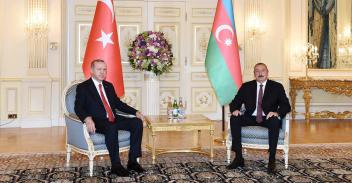 Azerbaijani, Turkish presidents held one-on-one meeting