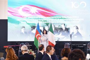 Первый вице-президент Мехрибан Алиева приняла участие в официальном приеме по случаю 100-летнего юбилея Азербайджанской Демократической Республики