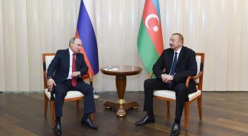 Azerbaijani, Russian presidents held one-on-one meeting