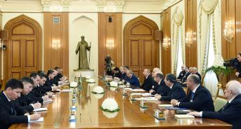 Azerbaijani, Turkmen presidents held expanded meeting