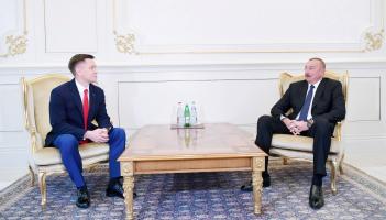 Ильхам Алиев принял министра цифрового развития, связи и массовых коммуникаций России