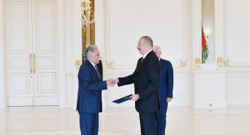 Ильхам Алиев принял верительные грамоты новоназначенного посла Афганистана в Азербайджане