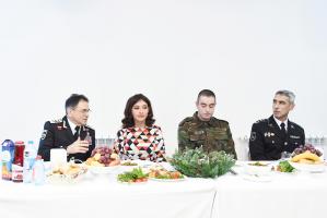 Первый вице-президент Мехрибан Алиева приняла участие в мероприятии в Н-ской воинской части СГБ, посвященном Дню солидарности азербайджанцев мира и Новому году