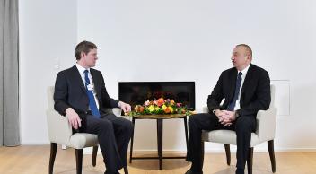 Ilham Aliyev met with Visa president in Davos