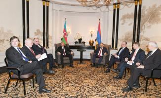 Azerbaijani President met with Armenian Prime Minister in Vienna