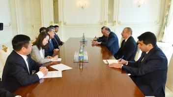 Ilham Aliyev received delegation led by Chinese foreign minister