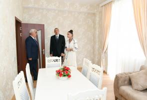 Ilham Aliyev viewed construction of new residential complex for inhabitants of unfit buildings in Pirallahi