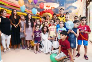 Первый вице-президент Мехрибан Алиева приняла участие в открытии яслей-детских садов и веселье для детей