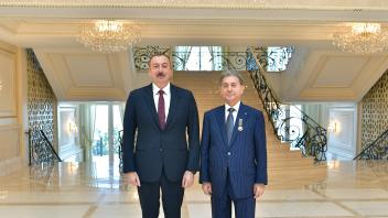 Ilham Aliyev received academician Akif Alizade and presented "Labor" Order 1st Class to him