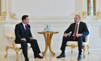 Ильхам Алиев принял делегацию во главе с председателем Президиума Верховного Народного Собрания Корейской Народно-Демократической Республики