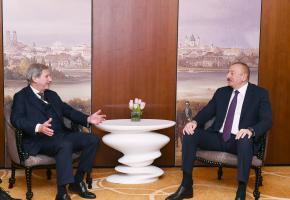 Состоялась встреча Ильхама Алиева с комиссаром Европейского Союза по вопросам бюджета и администрации Йоханнесом Ханом