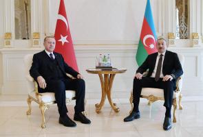 Azerbaijani, Turkish presidents held one-on-one meeting