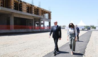 Ilham Aliyev viewed construction of residential complex built by MIDA