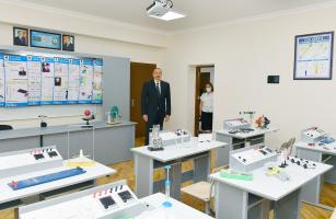 Ильхам Алиев ознакомился с капитальными ремонтными работами в школе номер 251 в Баку