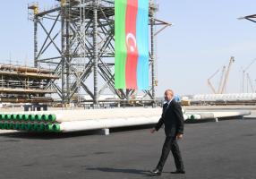 Ильхам Алиев принял участие в церемонии закладки фундамента морских операций на месторождении «Абшерон»