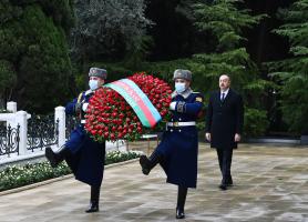 Ильхам Алиев и первая леди Мехрибан Алиева посетили могилу общенационального лидера Гейдара Алиева