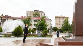 Ilham Aliyev visited statue of national leader Heydar Aliyev in Nakhchivan