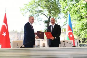 Между Азербайджаном и Турцией подписана Шушинская декларация о союзнических отношениях