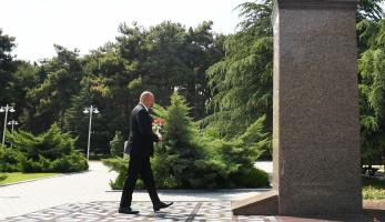 Ilham Aliyev visited statue of national leader Heydar Aliyev in Naftalan