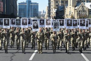 Ilham Aliyev, First Lady Mehriban Aliyeva join march to pay tribute to memory of Azerbaijani martyrs of second Karabakh war