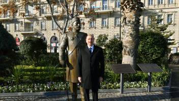 Ilham Aliyev unveiled the monument to philanthropist Haji Zeynalabdin Taghiyev in Baku