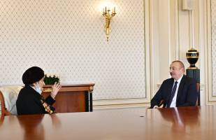 Ilham Aliyev presented “Istiglal” Order to Chairperson of Organization of War, Labor, and Armed Forces Veterans Fatma Sattarova