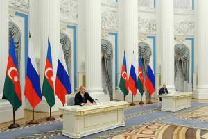 Ильхам Алиев и Президент Владимир Путин выступили с заявлениями для печати