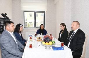 Ильхам Алиев и первая леди Мехрибан Алиева приняли участие в открытии нового жилого комплекса для семей шехидов и инвалидов войны в Сабунчинском районе Баку