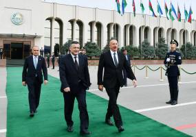Ilham Aliyev left Tashkent for Urgench city