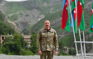Ильхам Алиев совершил поездку в Гейгельский, Кяльбаджарский и Лачинский районы