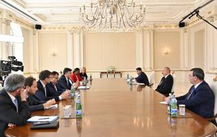 Ильхам Алиев принял делегацию во главе с председателем комитета по международным делам Европейского парламента
