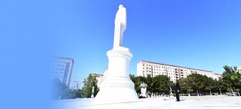 Ilham Aliyev visited statue of national leader Heydar Aliyev in Sumgayit