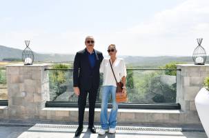 Ильхам Алиев и первая леди Мехрибан Алиева приняли участие в открытии отеля Basqal Resort & Spa в Исмаиллы
