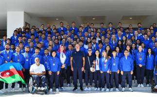 Ilham Aliyev and First Lady Mehriban Aliyeva met with Azerbaijani athletes who excelled during the 5th Islamic Solidarity Games
