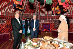 Presidents of Azerbaijan and Kazakhstan viewed “Kazakh yurt” installed at Seaside National Park