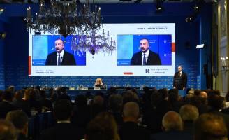 Ильхам Алиев принял участие в международном форуме в итальянском городе Черноббио