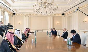 Ильхам Алиев принял министра иностранных дел Королевства Саудовская Аравия