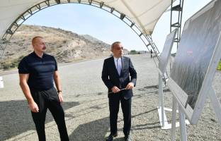 Ilham Aliyev has viewed the projects of “Zabukhchay” and “Bargushadchay” reservoirs to be established in Gubadli district