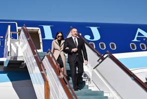 Ильхам Алиев прибыл в Самарканд