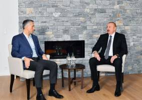 В Давосе состоялась встреча Ильхама Алиева с генеральным исполнительным директором компании Signify