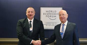 İlham Əliyevin Davosda Dünya İqtisadi Forumunun sədri Klaus Şvab ilə görüşü olub