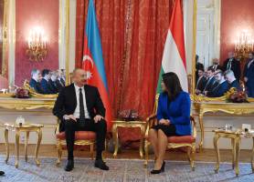 Состоялась встреча Ильхама Алиева с Президентом Венгрии Каталин Новак в расширенном составе