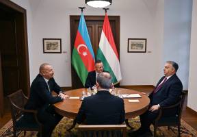Ilham Aliyev held meeting with Prime Minister of Hungary Viktor Orban in limited format