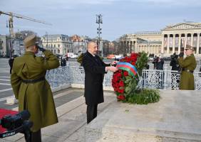 Ilham Aliyev visited tomb of unknown soldier in Budapest