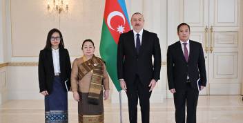 Ilham Aliyev received credentials of incoming ambassador of Laos